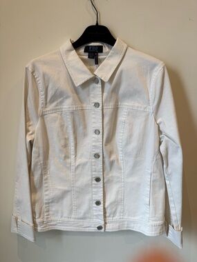 White Denim Button-Front Jacket with Classic Collar
